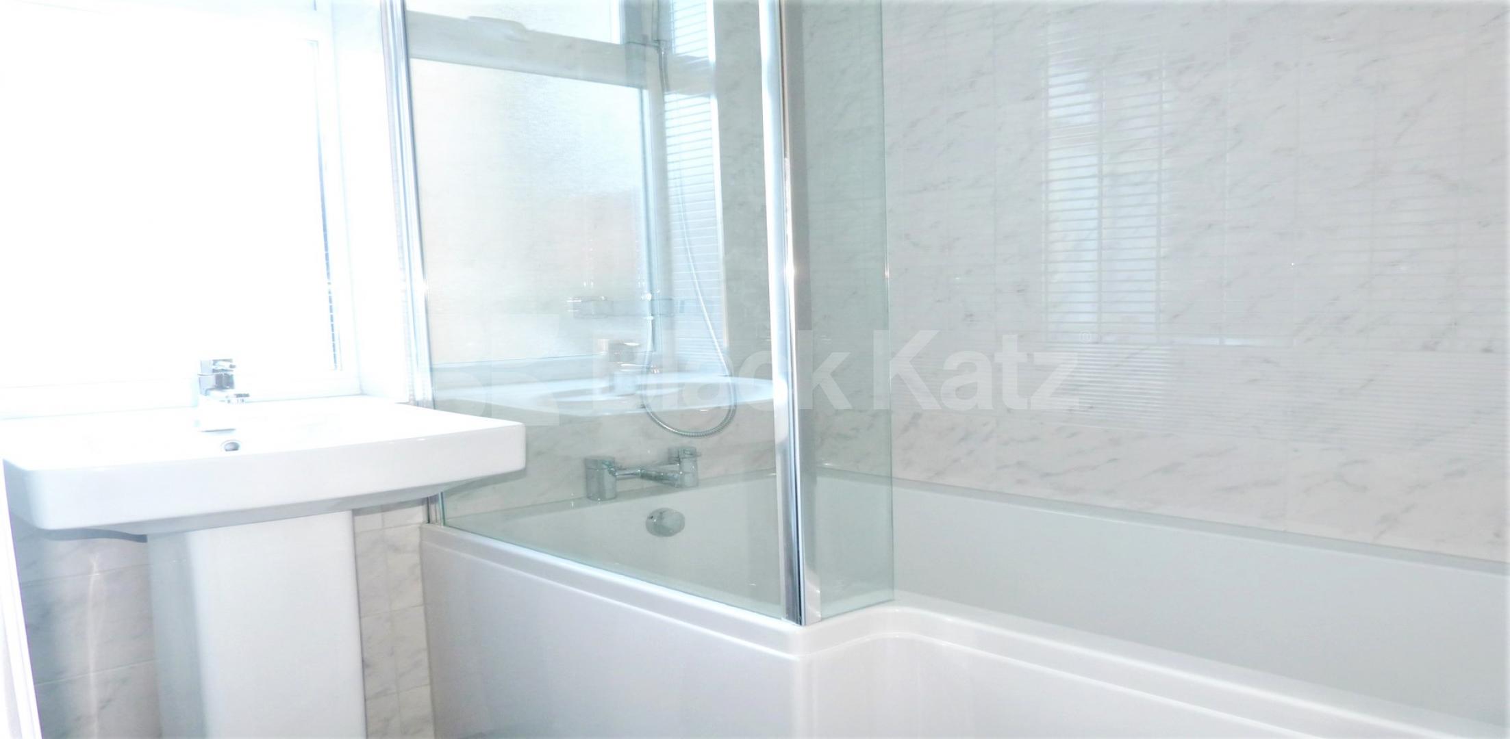 			NEW INSTRUCTION- PRIVATE ROOF TERRACE , 3 Bedroom, 1 bath, 1 reception Apartment			 Weltje Road, , Hammersmith